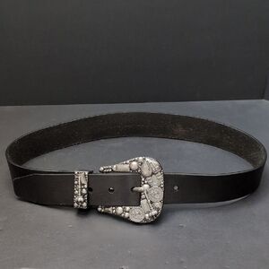 Guess Women's Black Genuine Leather Western Belt with Gun Metal Embossed Buckle.